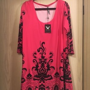 White Mark 1x tunic in fuchsia